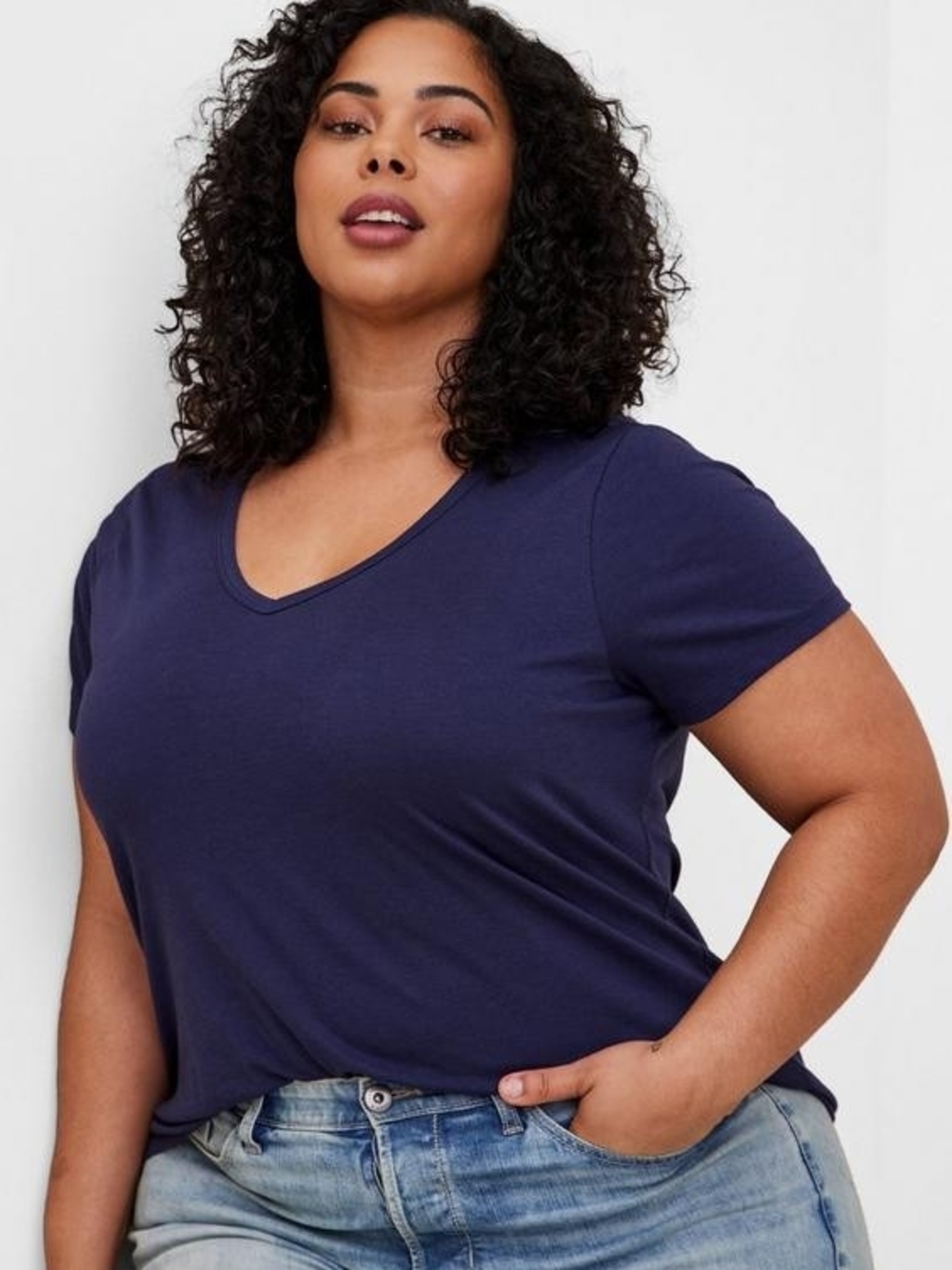Everyday V-Neck Short Sleeve Tee in Navy